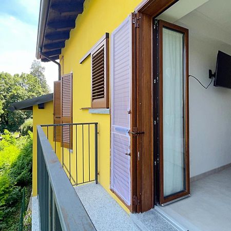 Appartamento con balcone affascinante a Cadorago Fino Mornasco Exterior foto